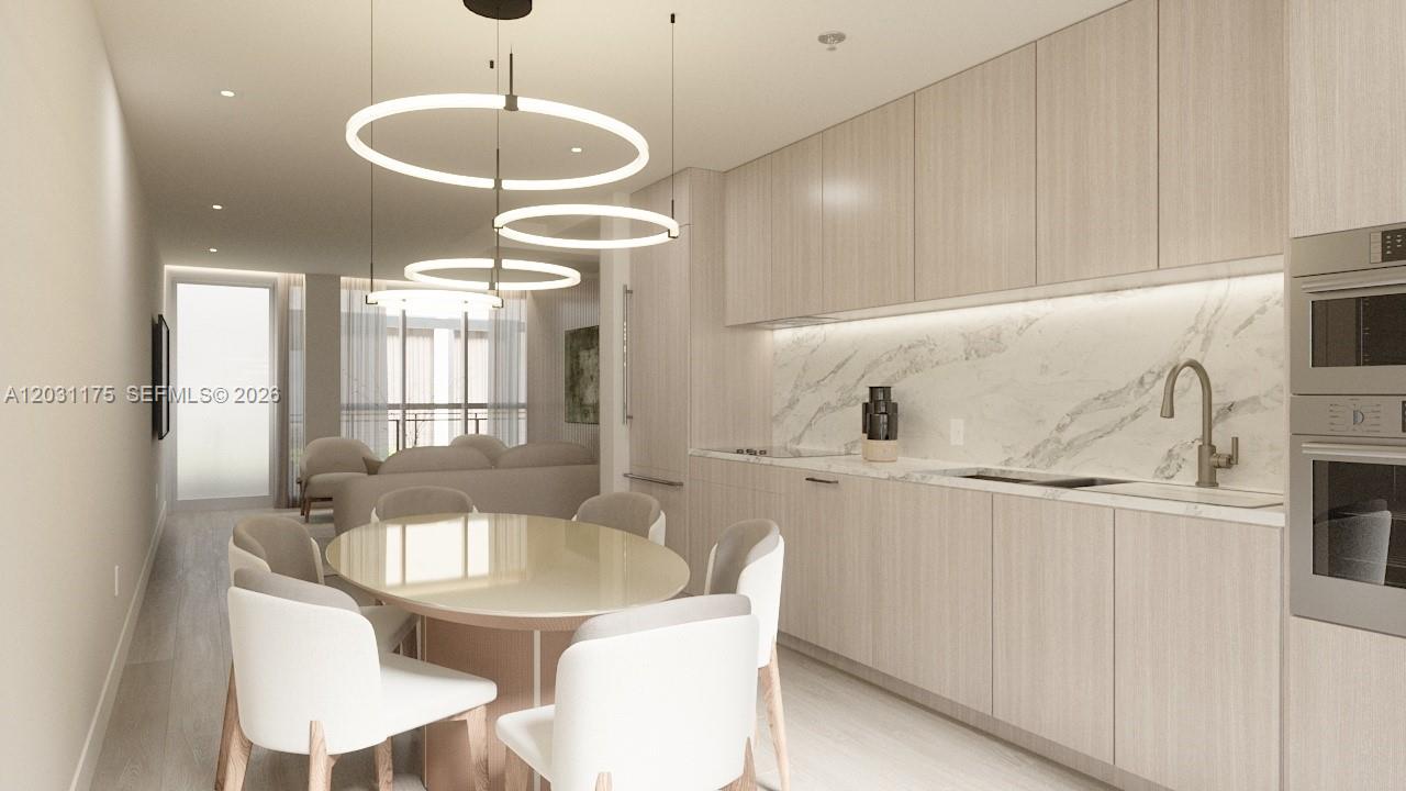 260 Collins Ave 302
