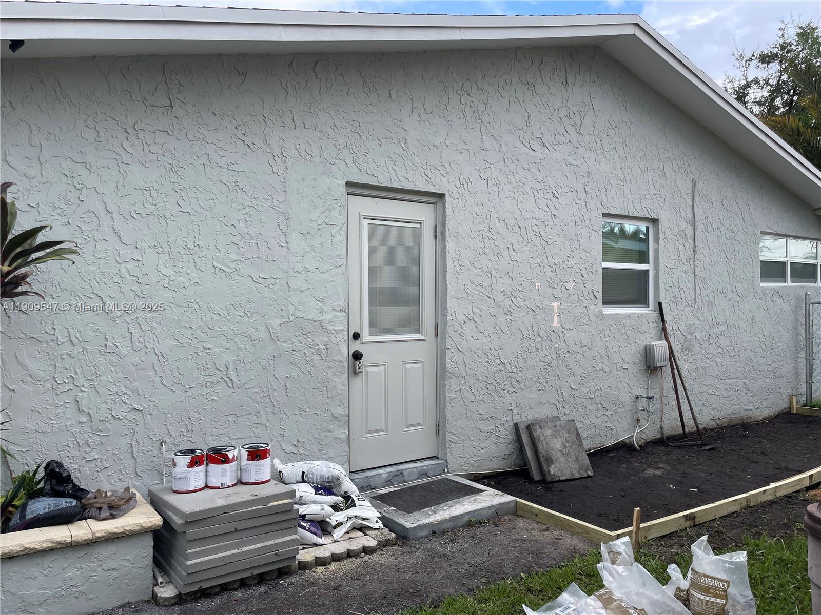 SUNRISE GOLF VILLAGE SEC - Residential Lease