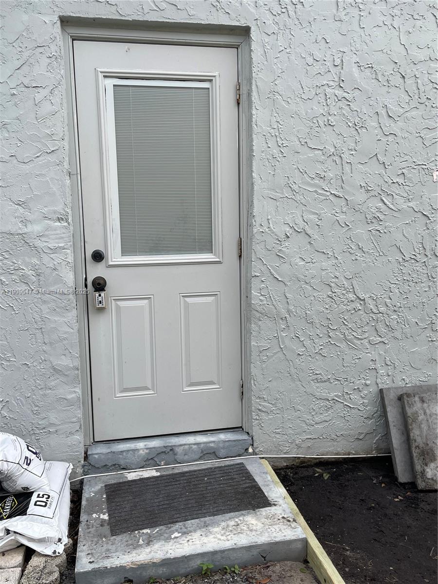 SUNRISE GOLF VILLAGE SEC - Residential Lease