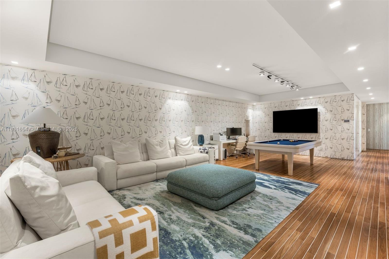 ALTOS DEL MAR NO. 5 - Residential