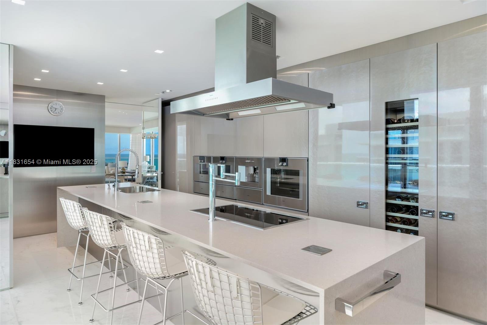 ALTOS DEL MAR NO. 5 - Residential