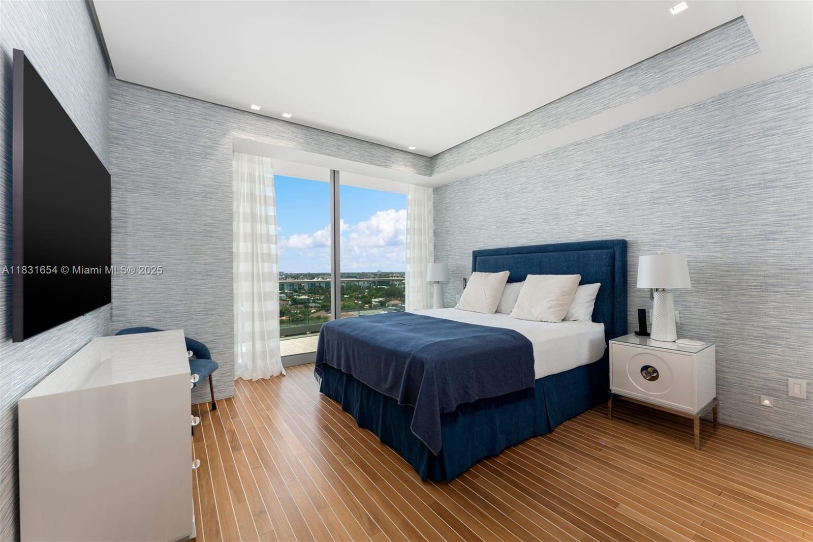 ALTOS DEL MAR NO. 5 - Residential