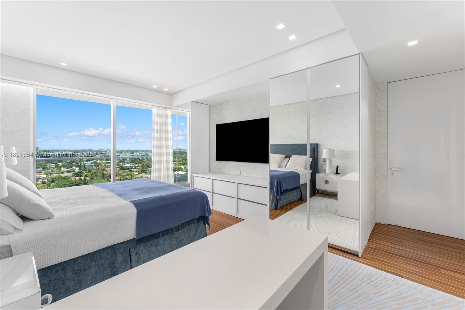 ALTOS DEL MAR NO. 5 - Residential