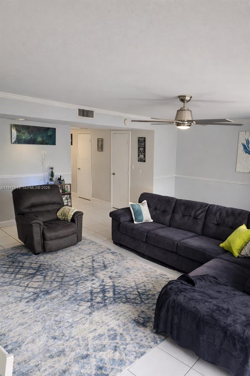 NOB HILL AT WELLEBY CONDO - Residential