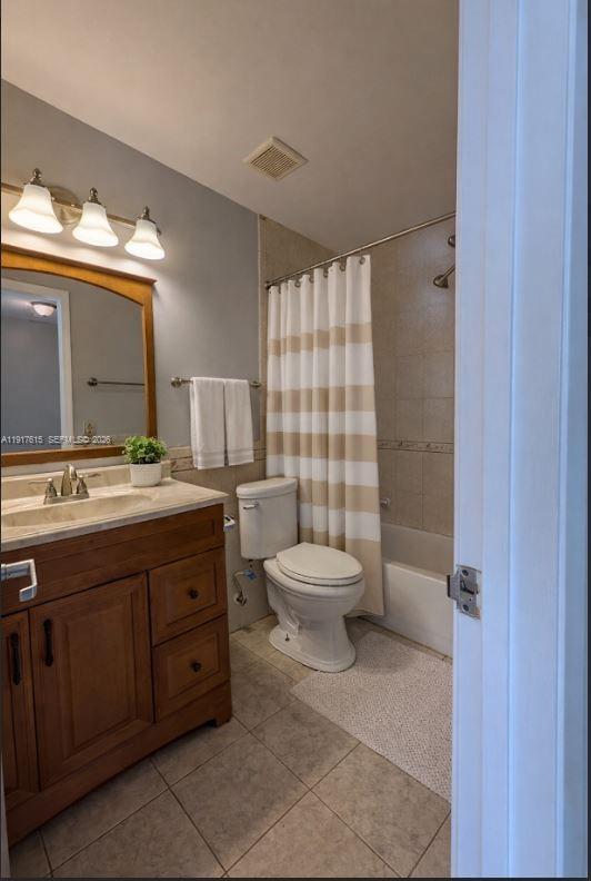 NOB HILL AT WELLEBY CONDO - Residential