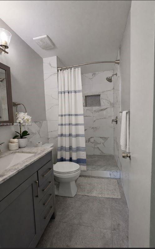 NOB HILL AT WELLEBY CONDO - Residential