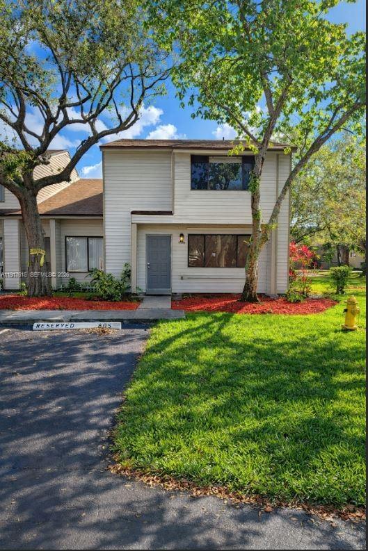 NOB HILL AT WELLEBY CONDO - Residential