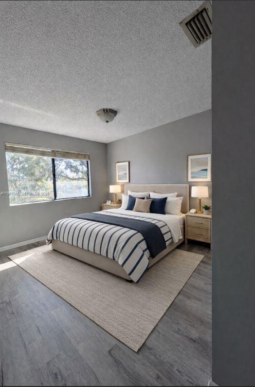 NOB HILL AT WELLEBY CONDO - Residential