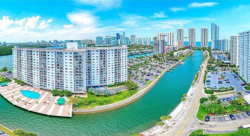 COASTAL TOWERS CONDO - Residential Lease