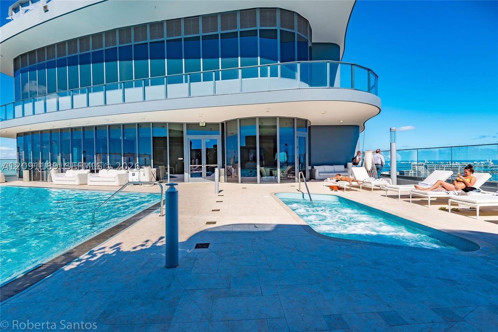 1000 Brickell Plz 3011