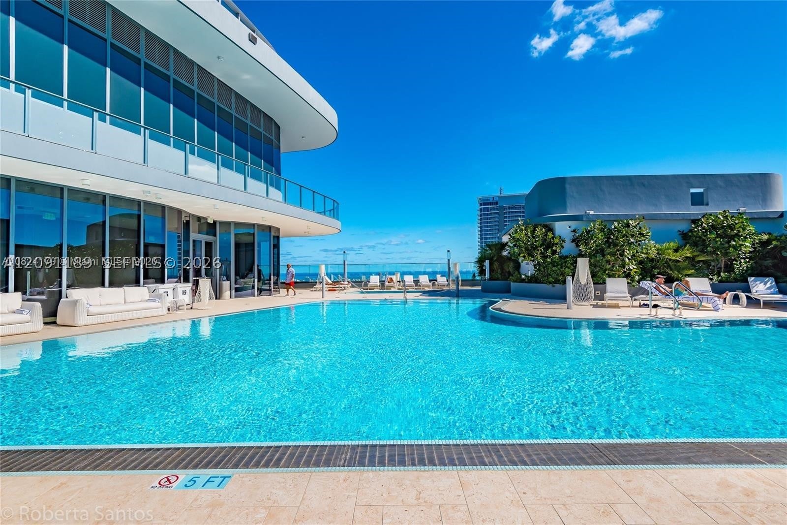 1000 Brickell Plz 3011