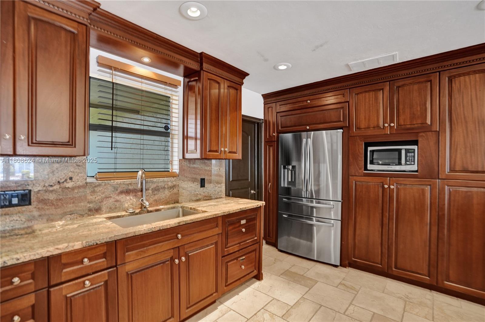 LANDINGS FIRST SEC - Residential Lease