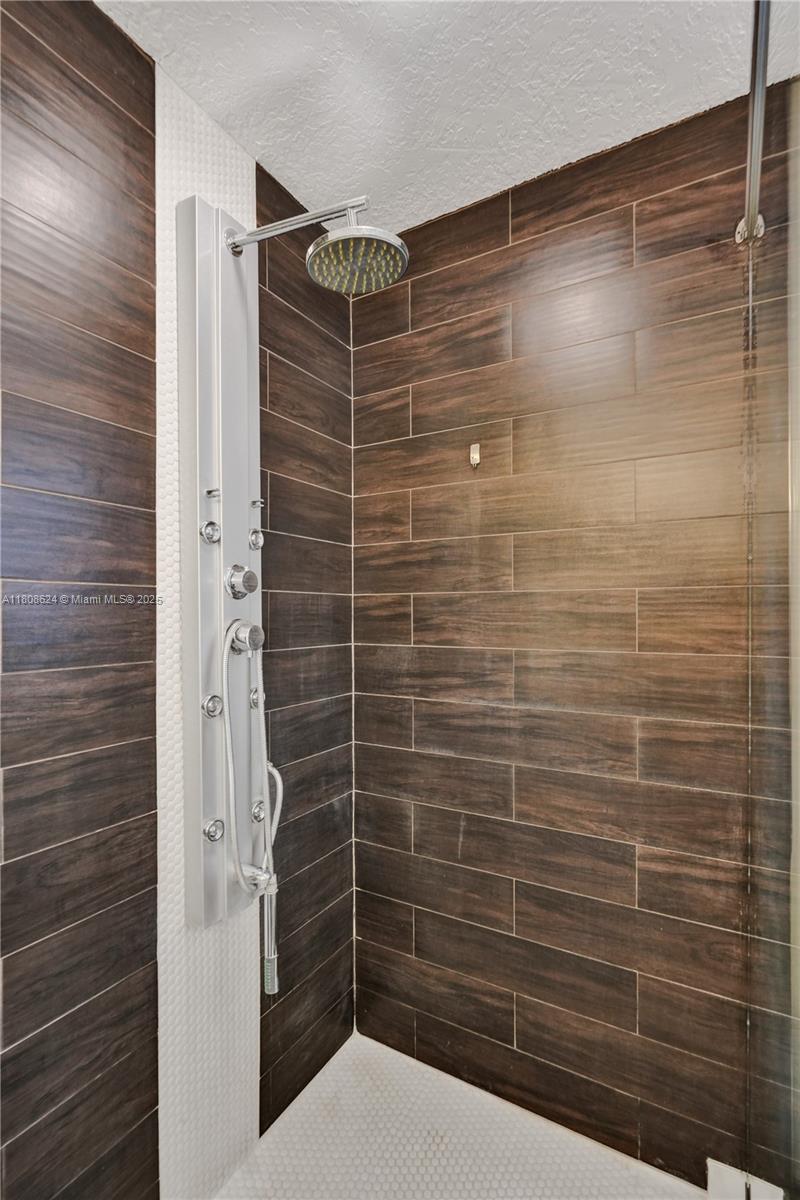 LANDINGS FIRST SEC - Residential Lease