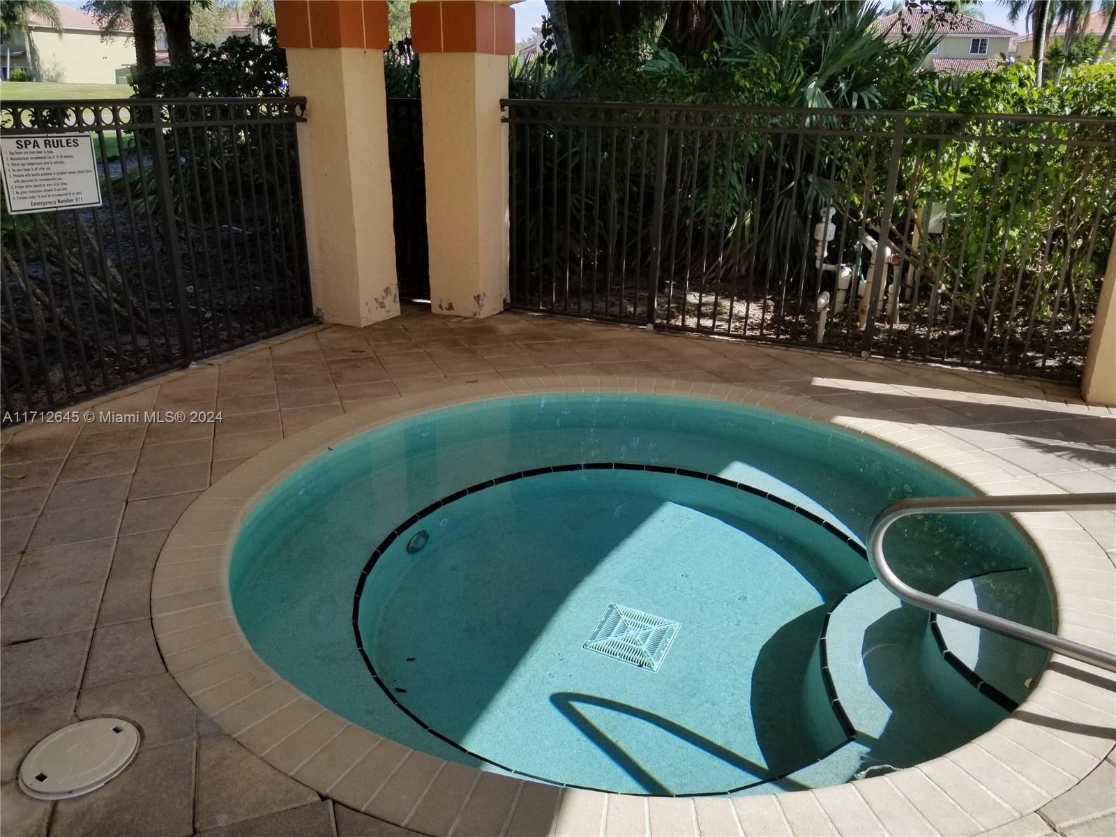 CORAL KEY CONDO - Residential