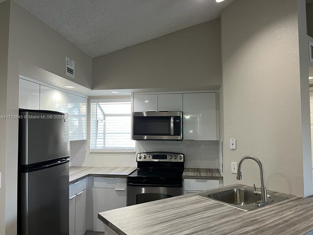 CORAL KEY CONDO - Residential