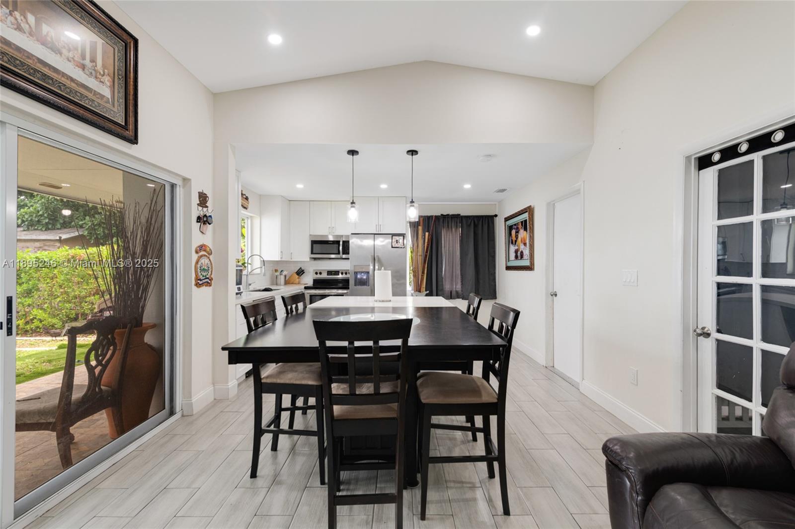 MEADOW WOOD MANOR SEC 8 - Residential