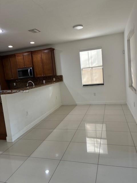 ISLES AT GRAND BAY - Residential Lease