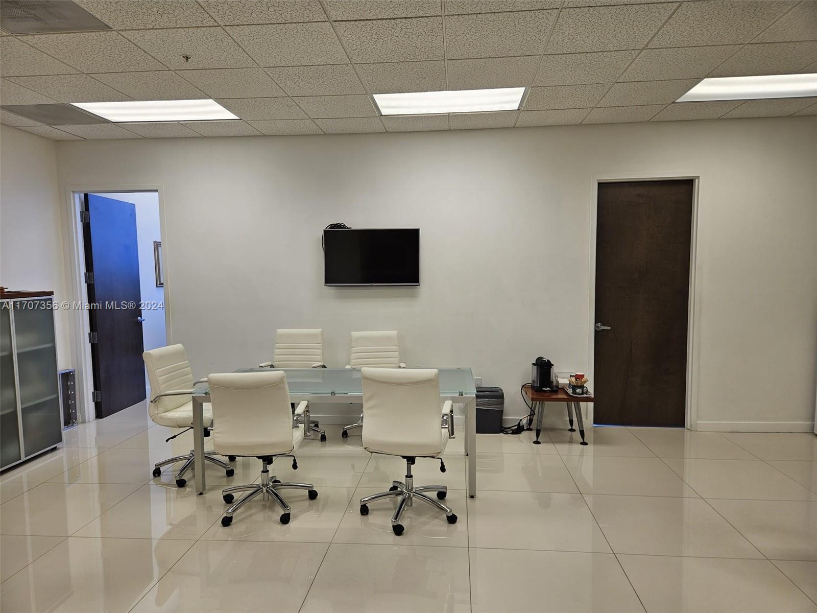 Location, location, location!! 1,001Sq.FT Office condo is available for rent at the Amaizing class office building (Beacon Aventura) located in aventura fl.Enjoy access to the rooftop garden patio, leavea a lasting impression in the minds of clients frow all over the word.Beacon Tower offer excellent proximity to Miami, Holliwood, Miami Beach, Fort Lauderdale and now with a BRIGHLINE TRAIN STATION IN FRONT.