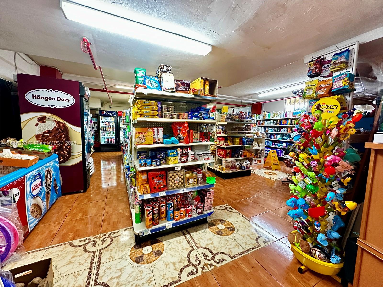 TREASURES ON THE BAY II C - Residential