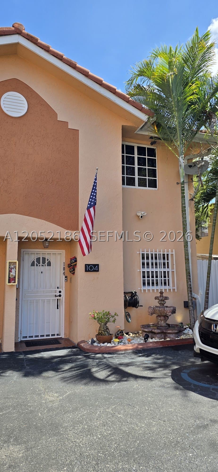 2359 W 74th St 1-104