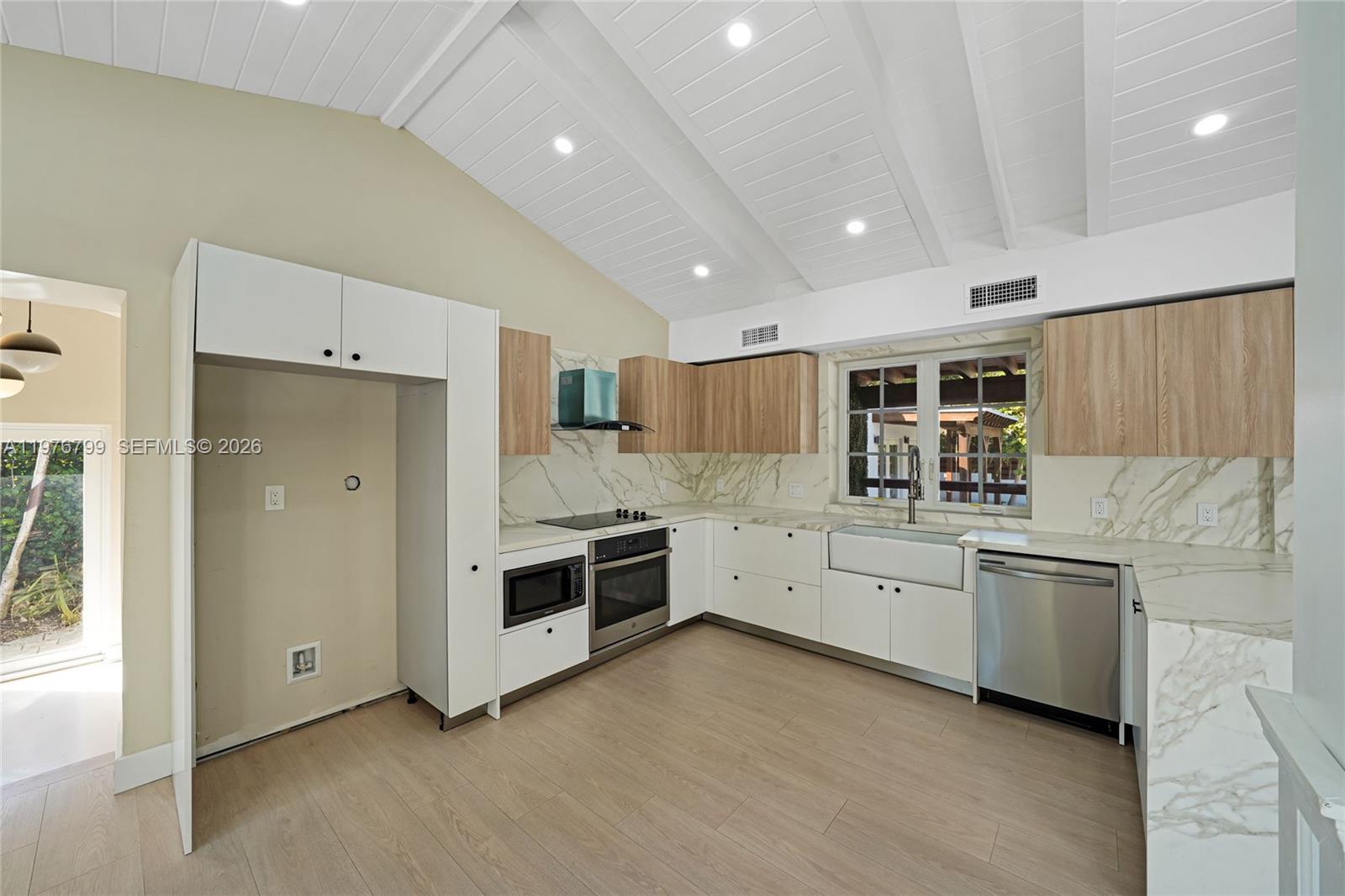 BELLE MEADE OF MIA SEC 1 - Residential