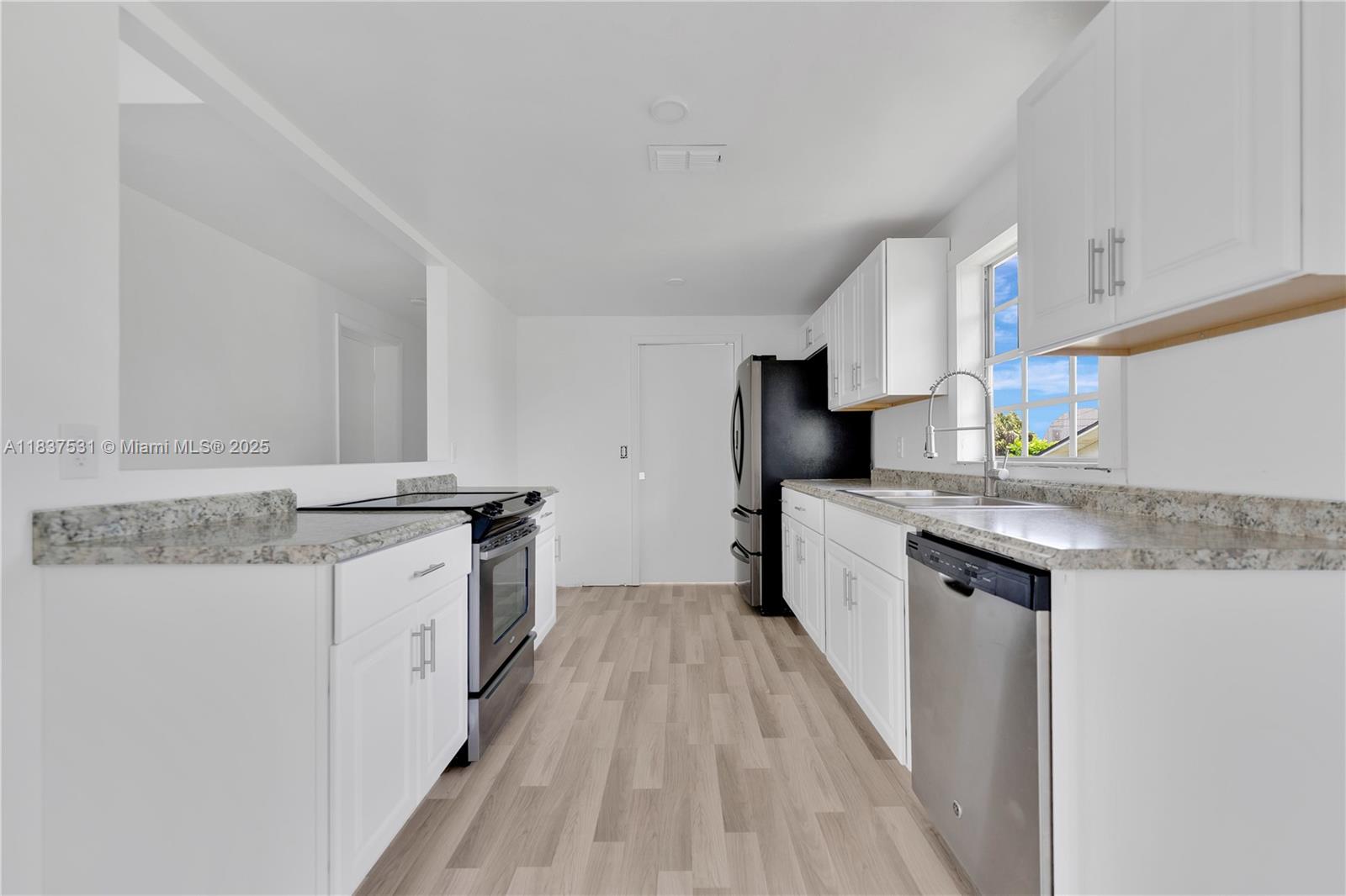 HARBOR ESTATES - Residential