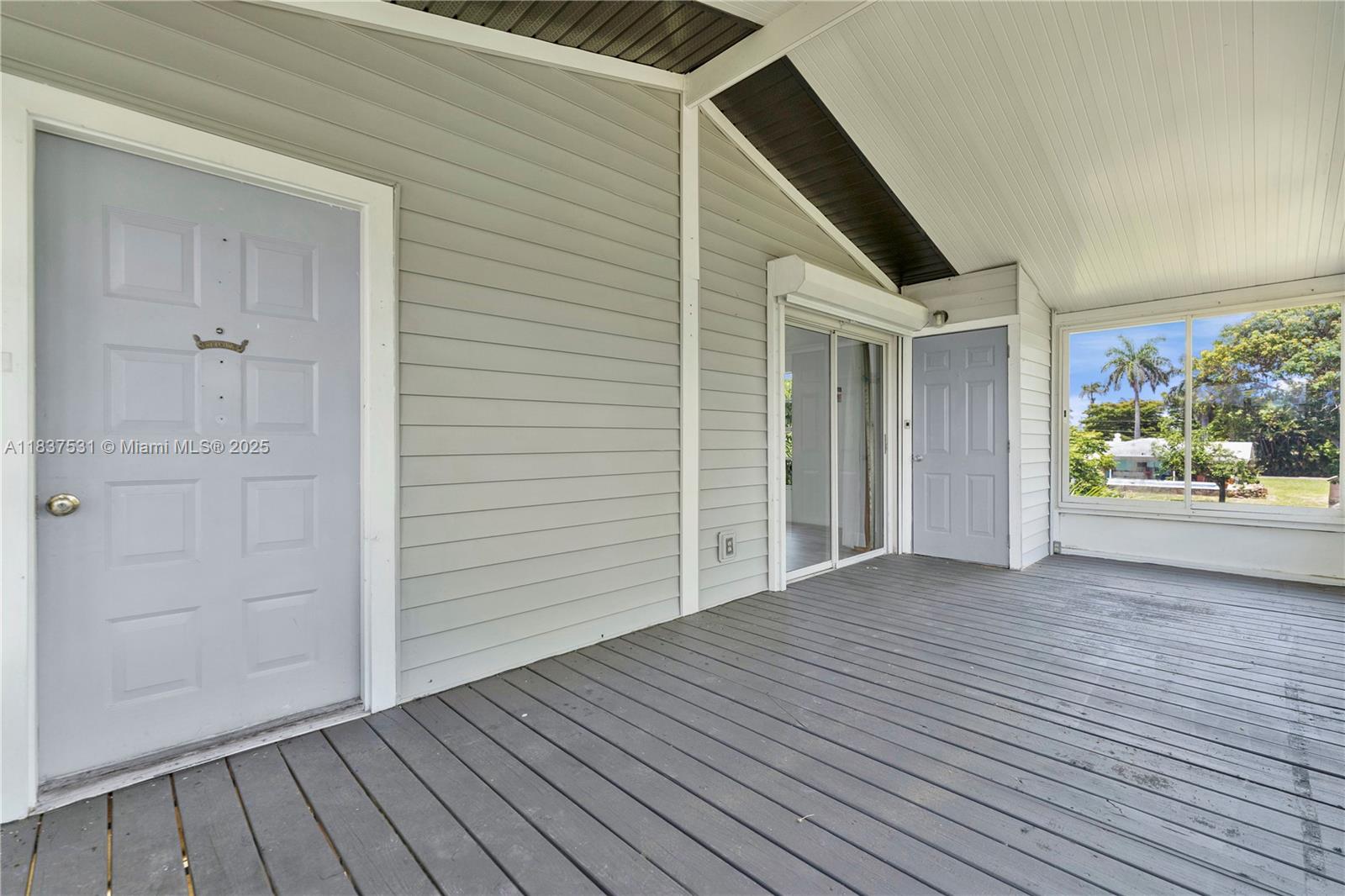 1106 Harbor Dr