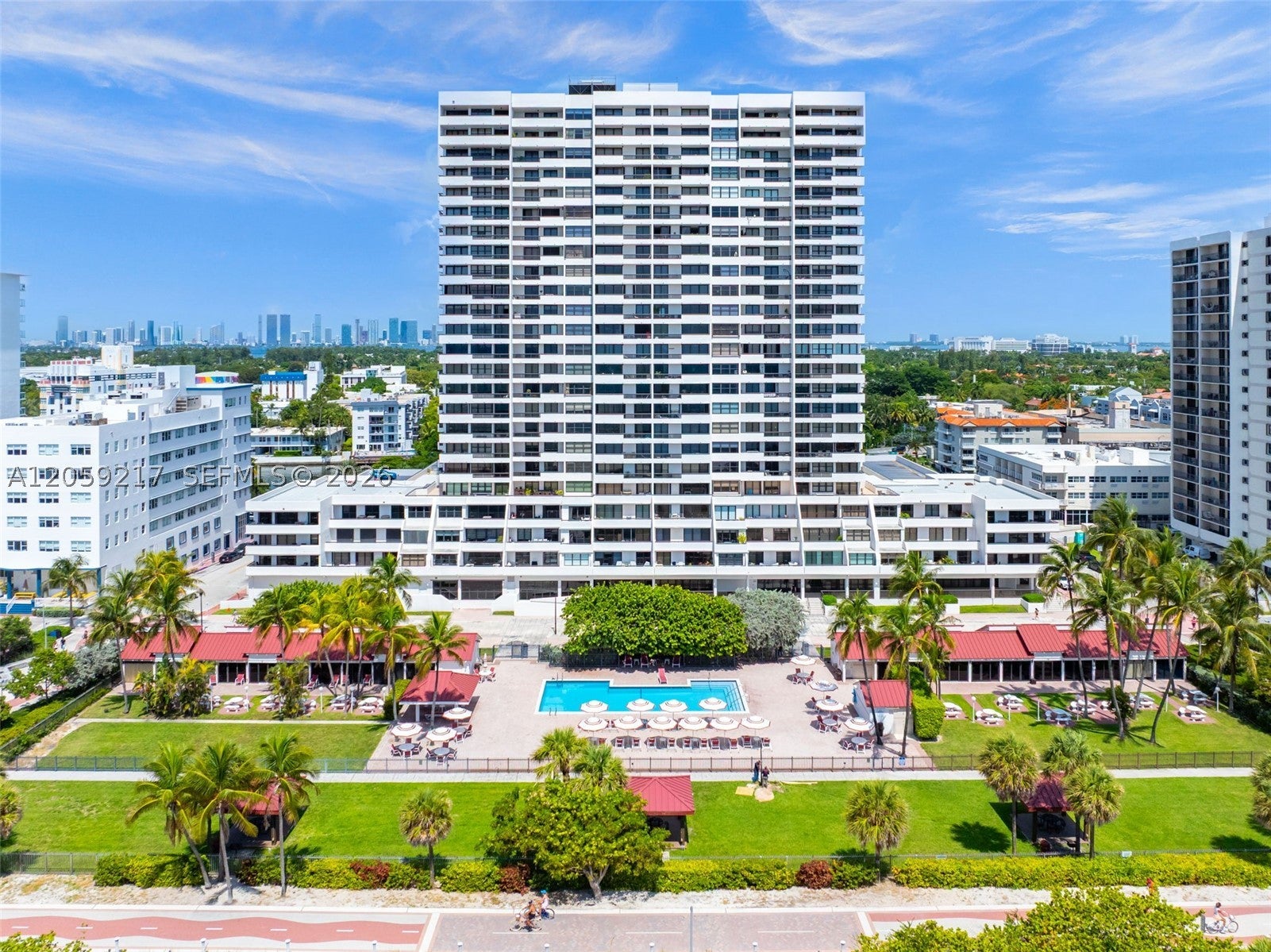 2555 Collins Ave 1511