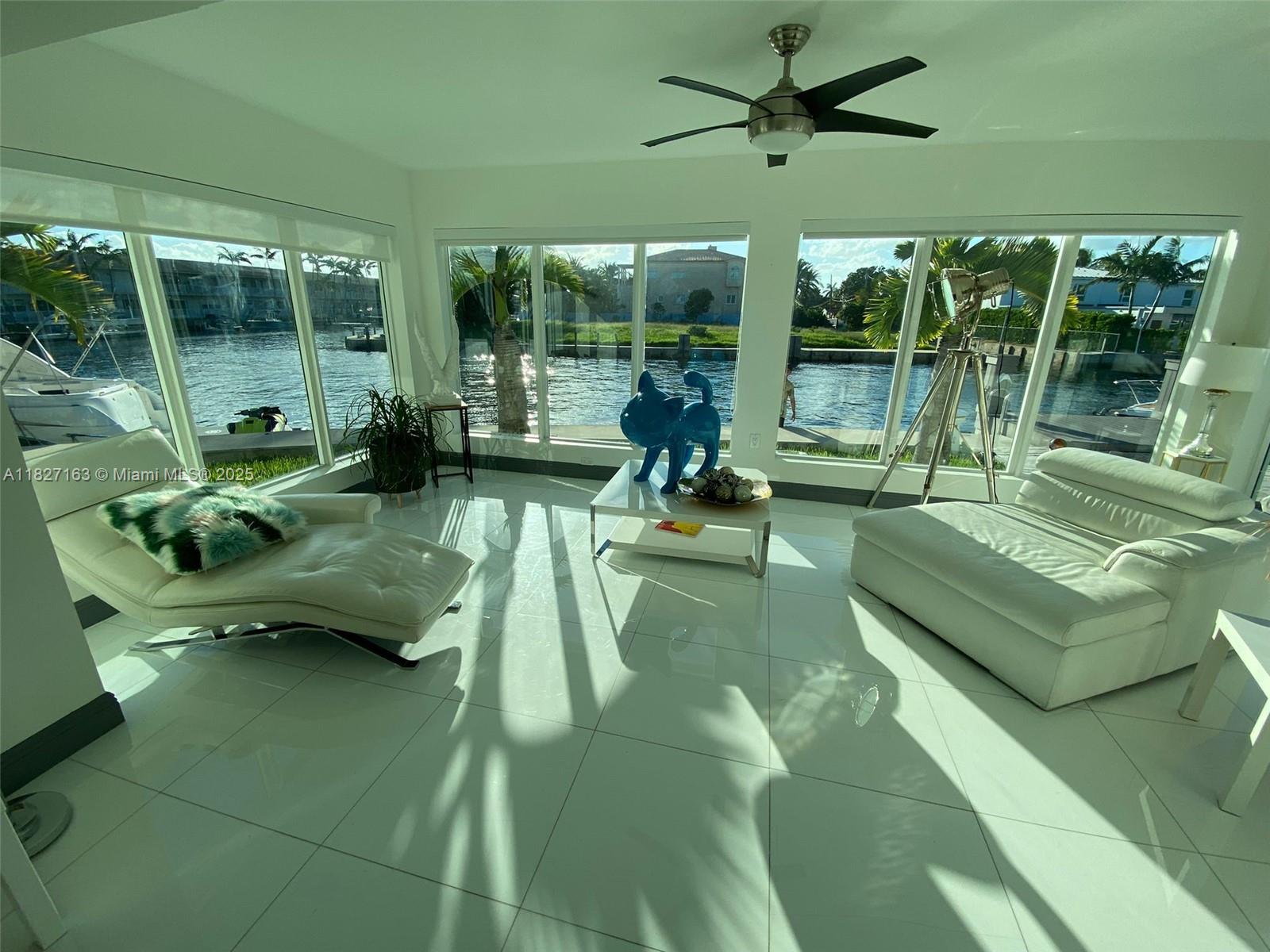 12388 N Bayshore Dr .