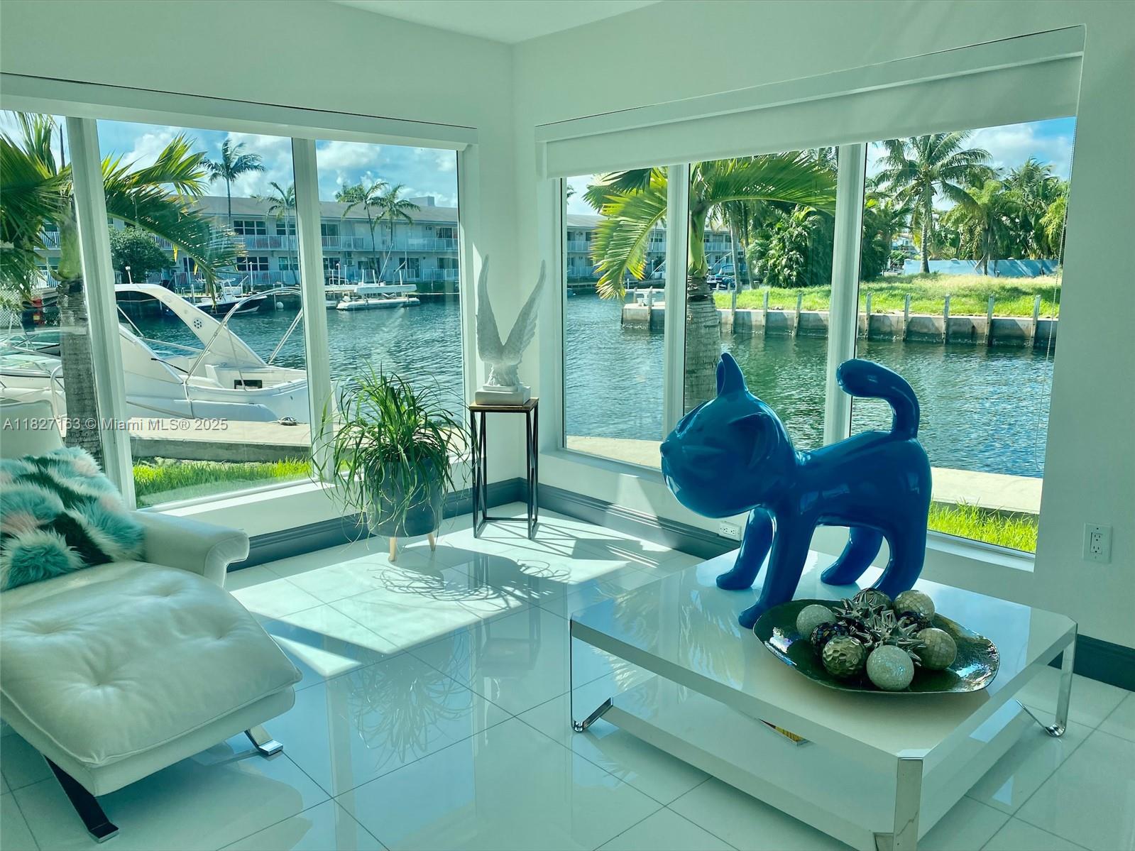 12388 N Bayshore Dr .