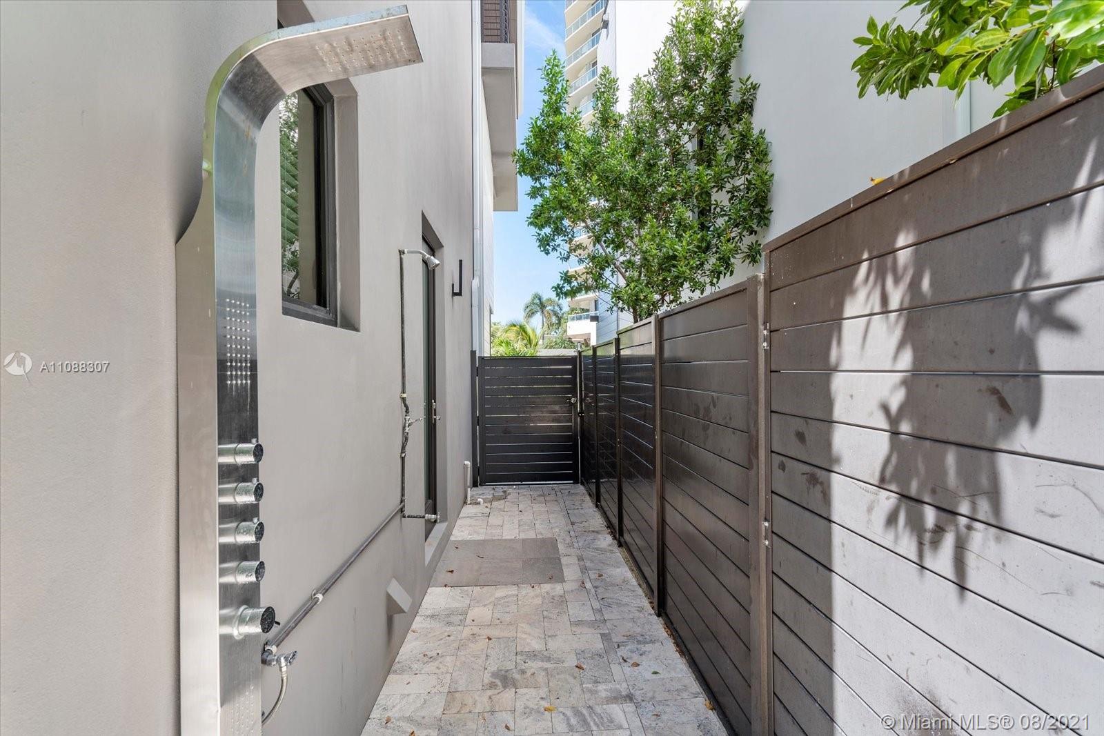 HOLLYWOOD CENTRAL REACH - Residential