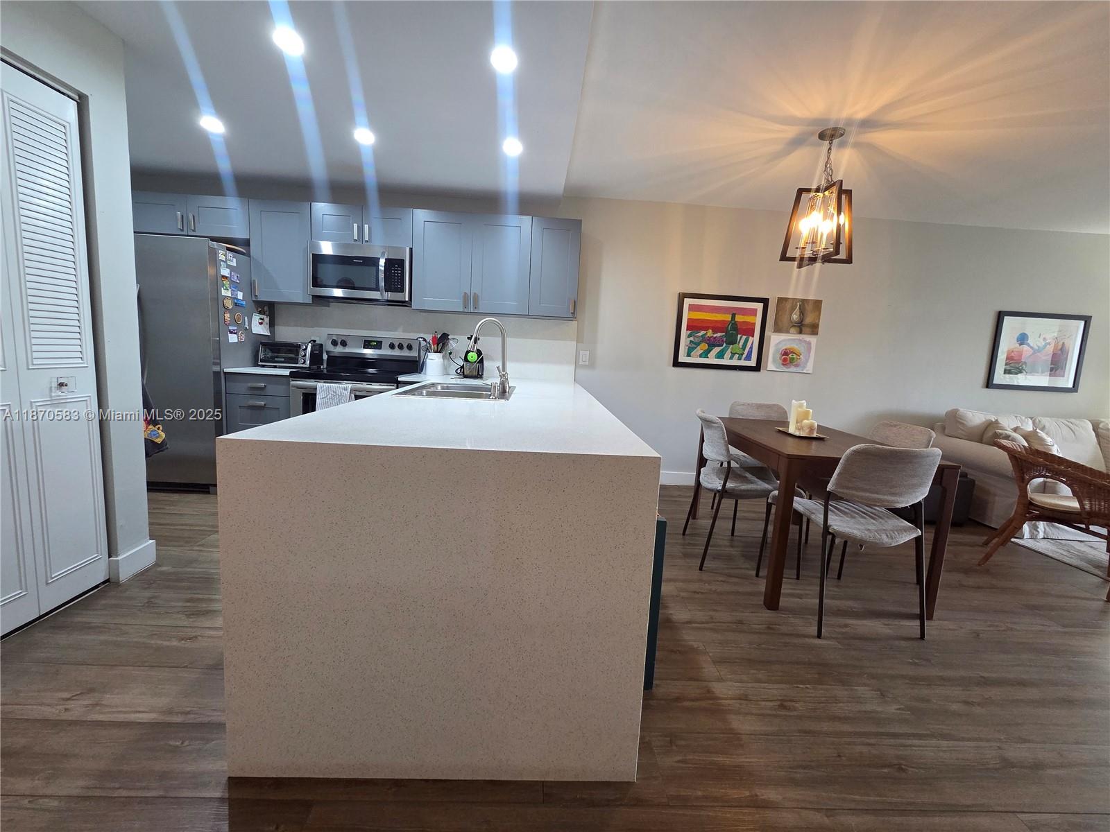 POINCIANA 1 OF PINE ISLAN - Residential Lease