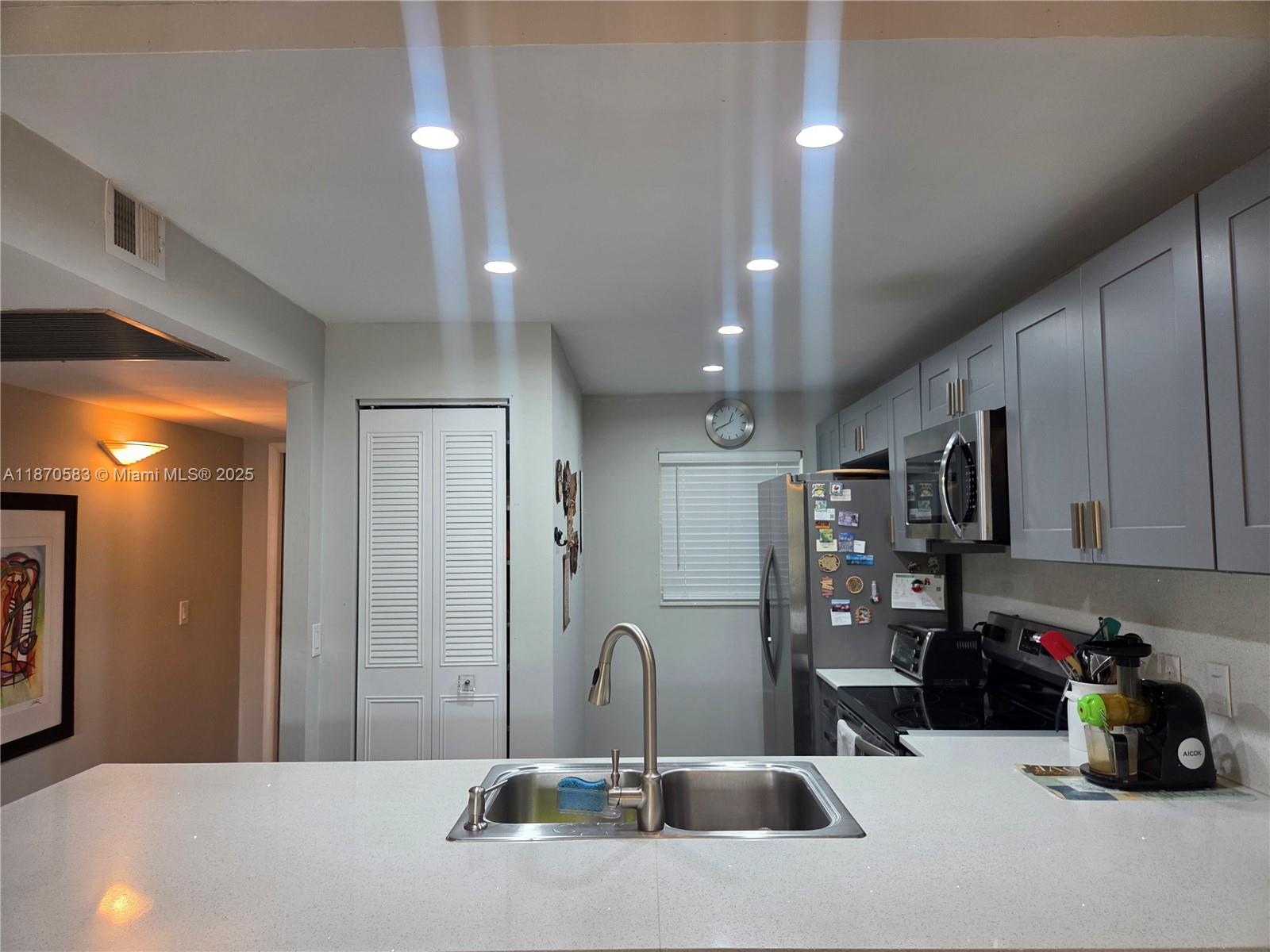 POINCIANA 1 OF PINE ISLAN - Residential Lease