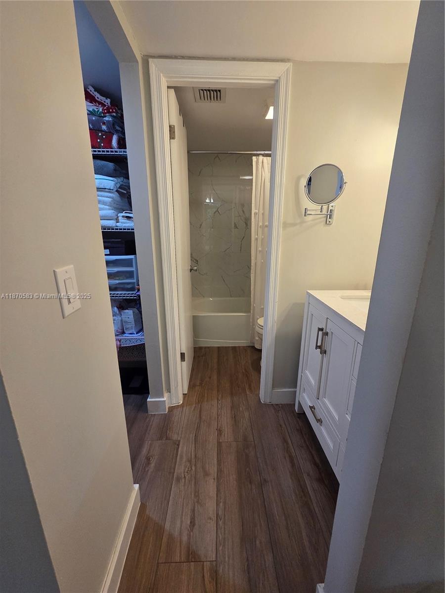 POINCIANA 1 OF PINE ISLAN - Residential Lease