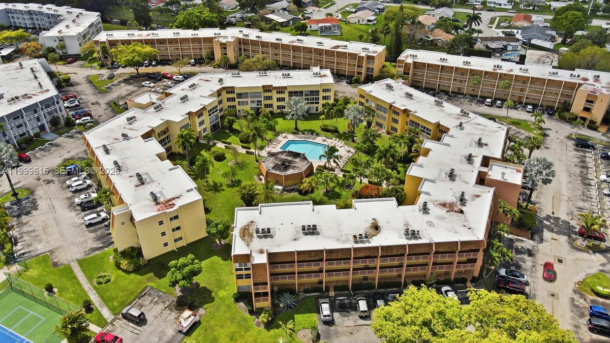 ROYAL PARK GARDENS III-M - Residential