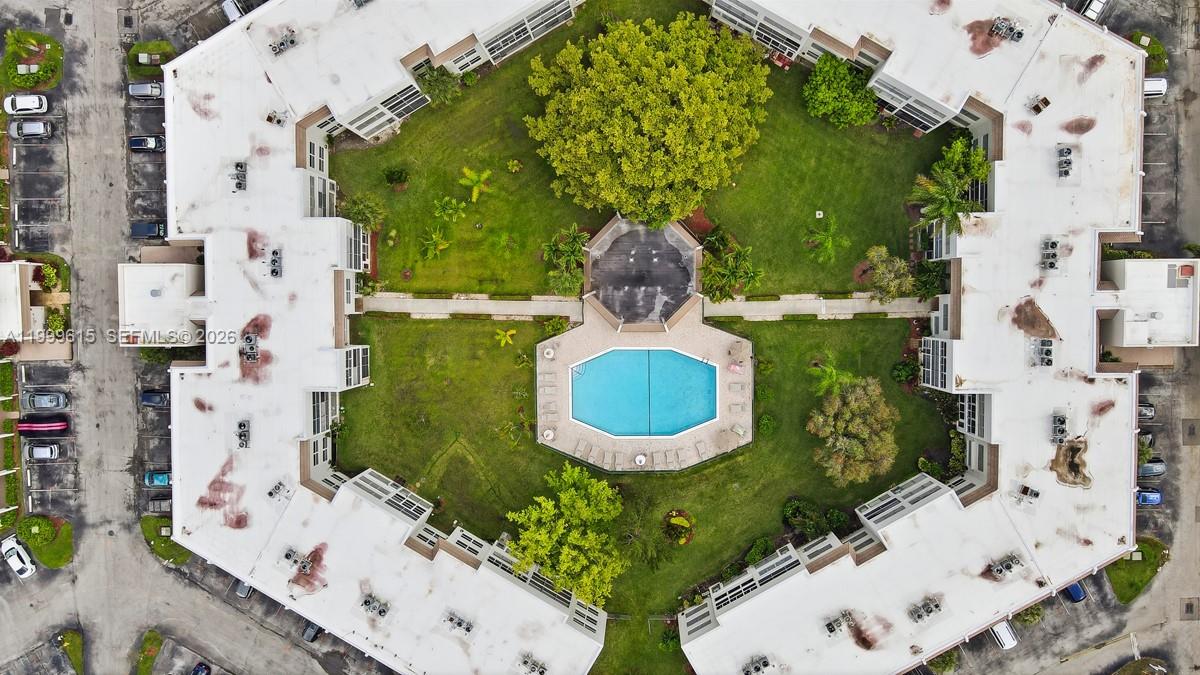 ROYAL PARK GARDENS III-M - Residential