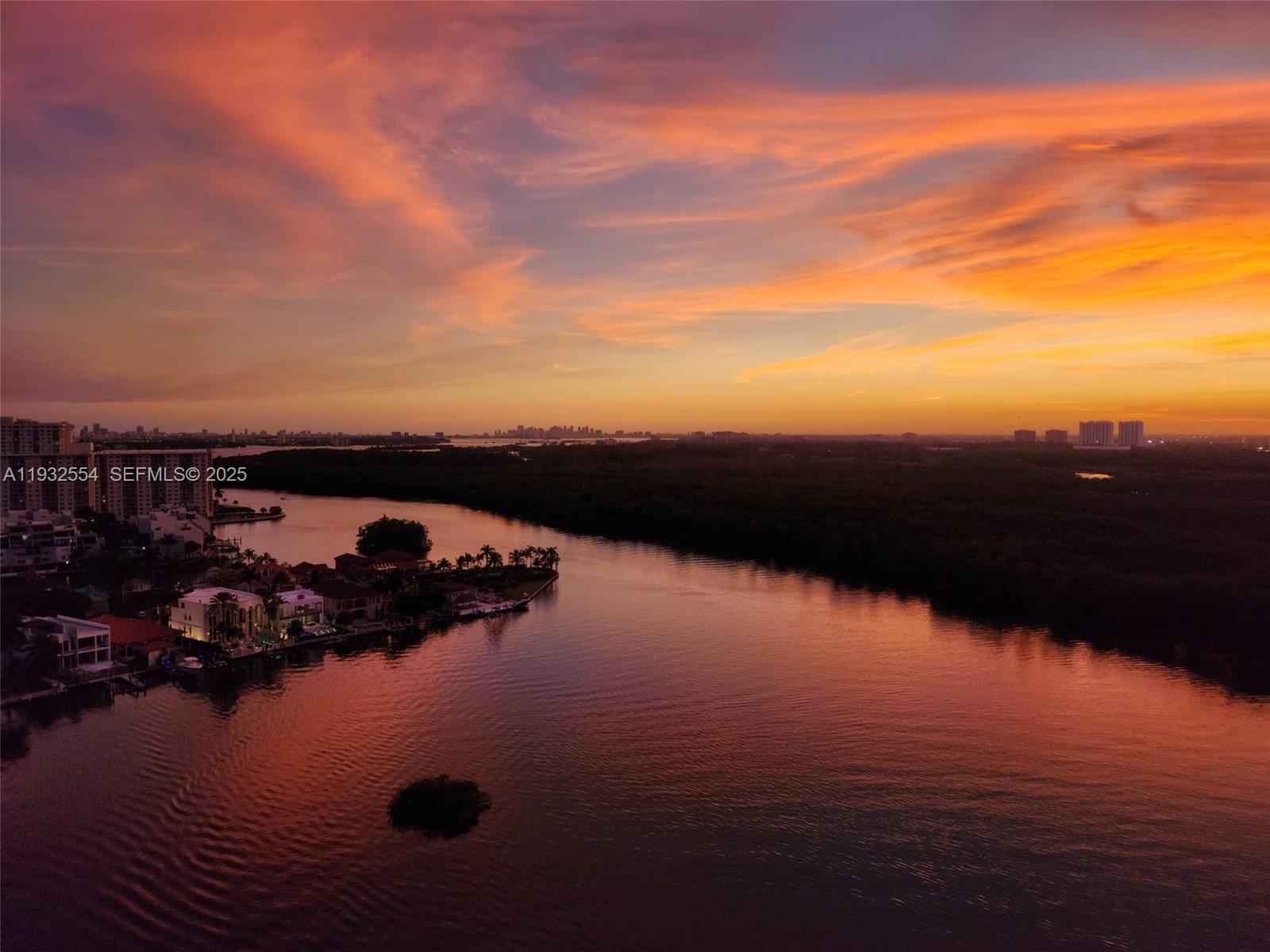 400 SUNNY ISLES CONDO WES - Residential