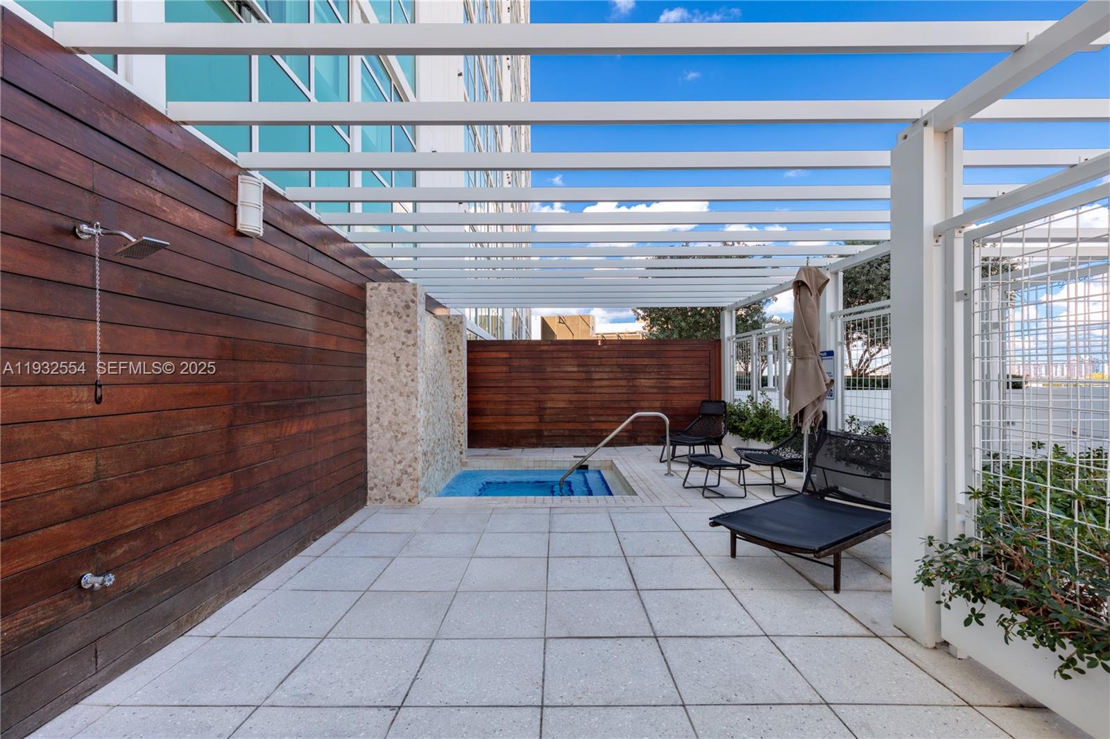 400 SUNNY ISLES CONDO WES - Residential