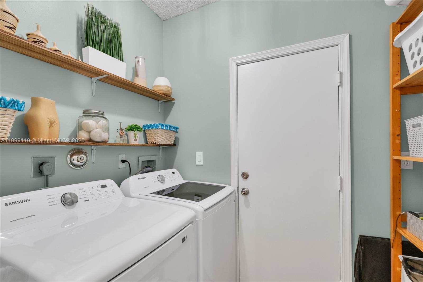 TWIN ACRES - Residential