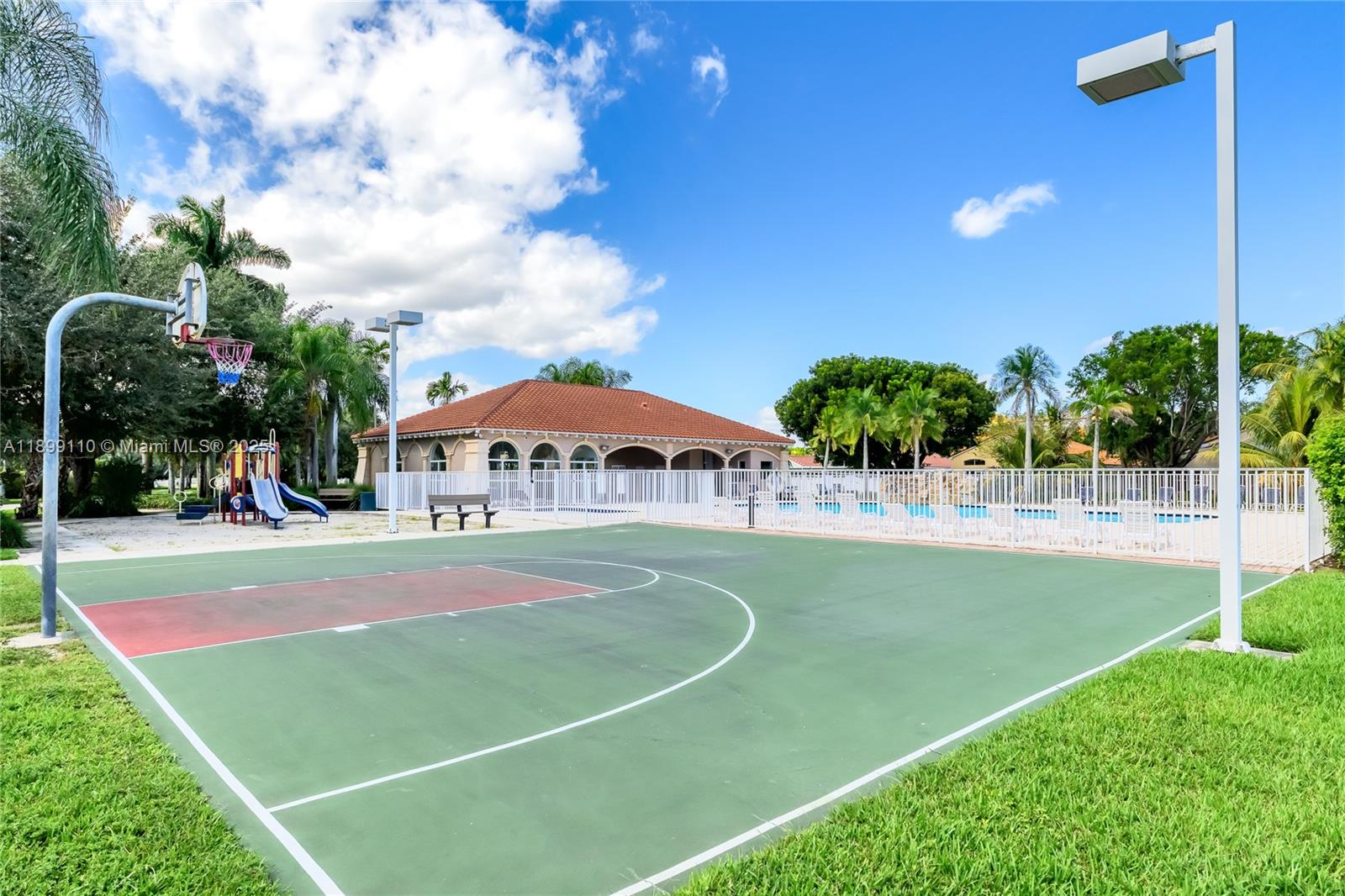 TWIN ACRES - Residential