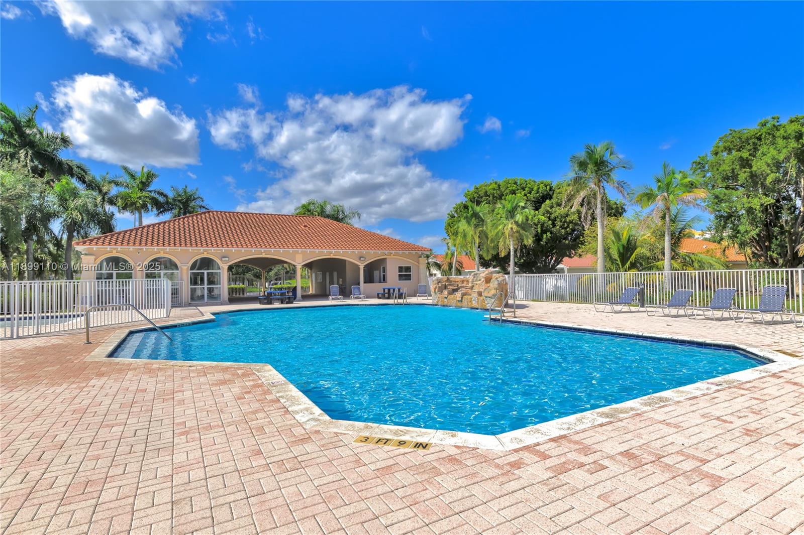 TWIN ACRES - Residential