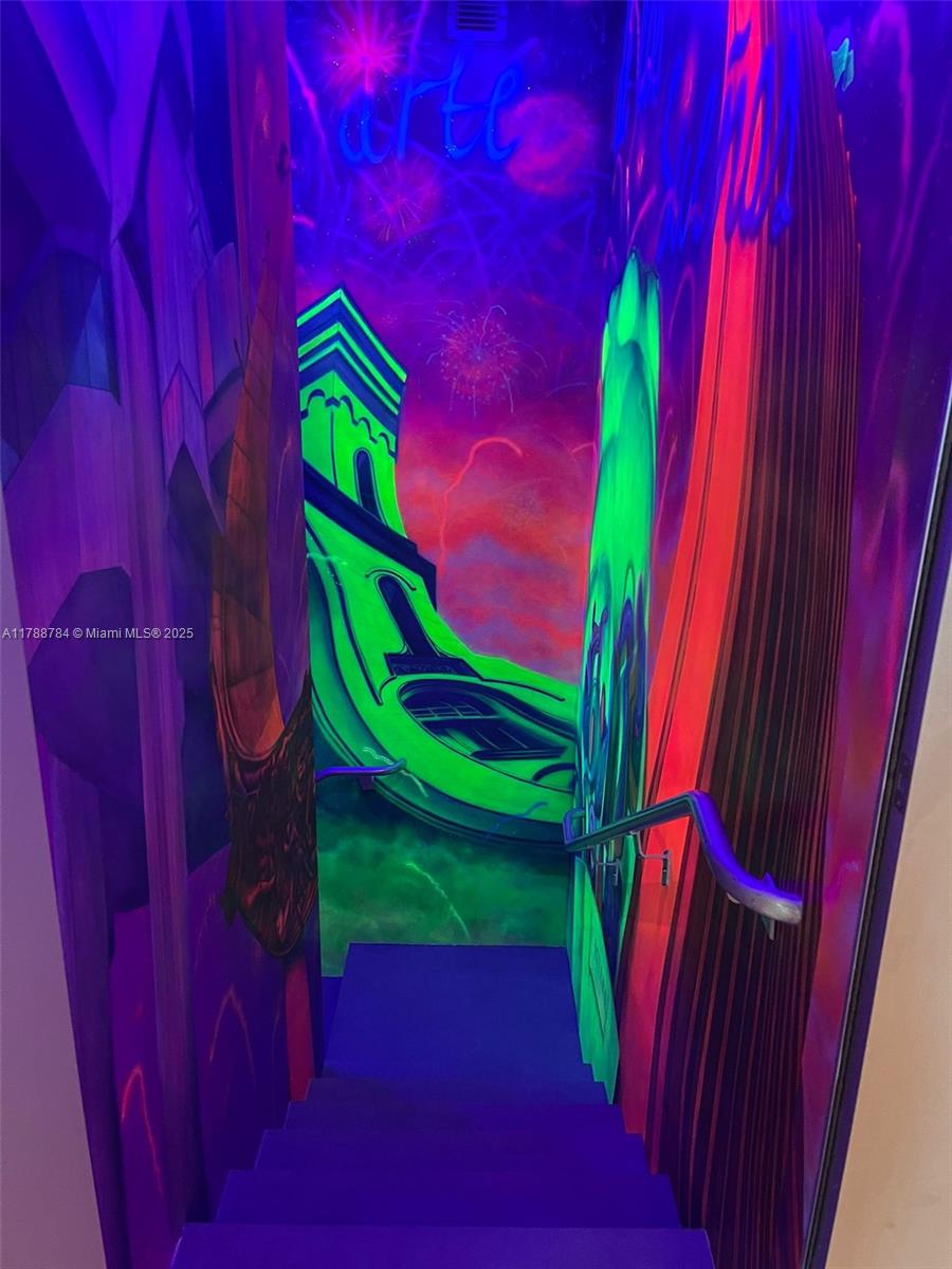 18555 COLLINS AVENUE COND - Residential