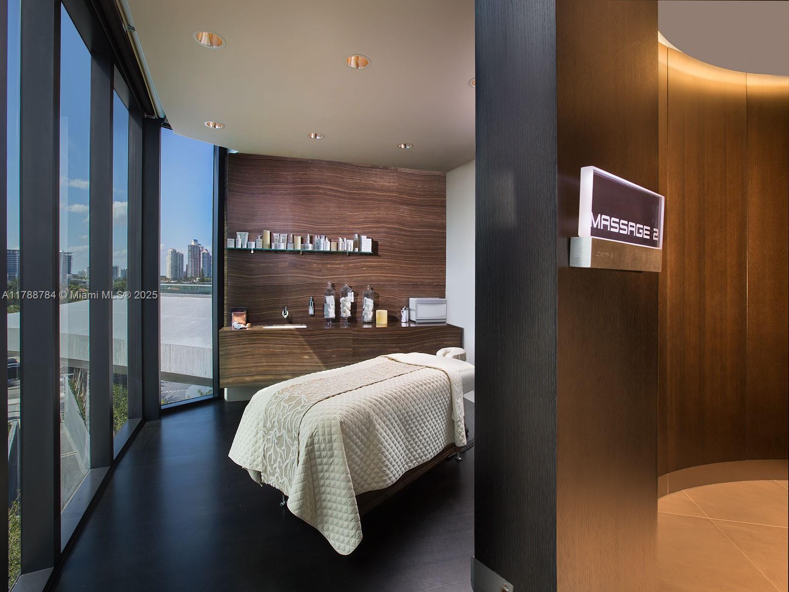 18555 COLLINS AVENUE COND - Residential