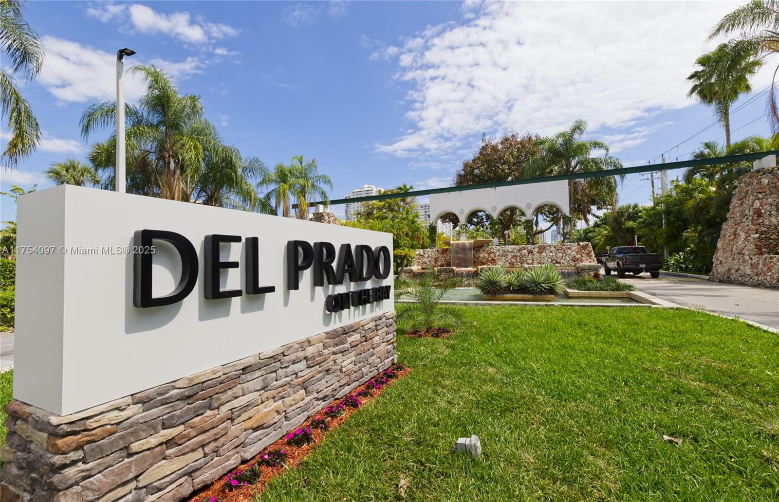 Rental Property at 18061 Biscayne Blvd 1703, Aventura, Miami-Dade County, Florida - Bedrooms: 1 
Bathrooms: 2  - $2,250 MO.