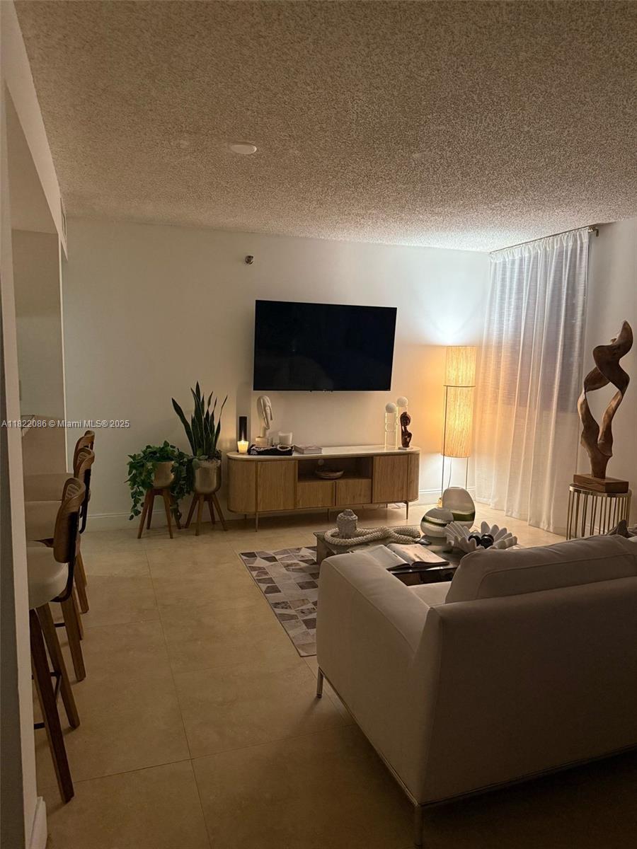 MADISON DOWNTOWN CONDO - Residential