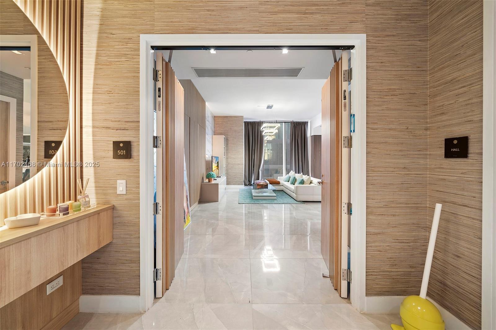 Turnberry Ocean Club - Residential