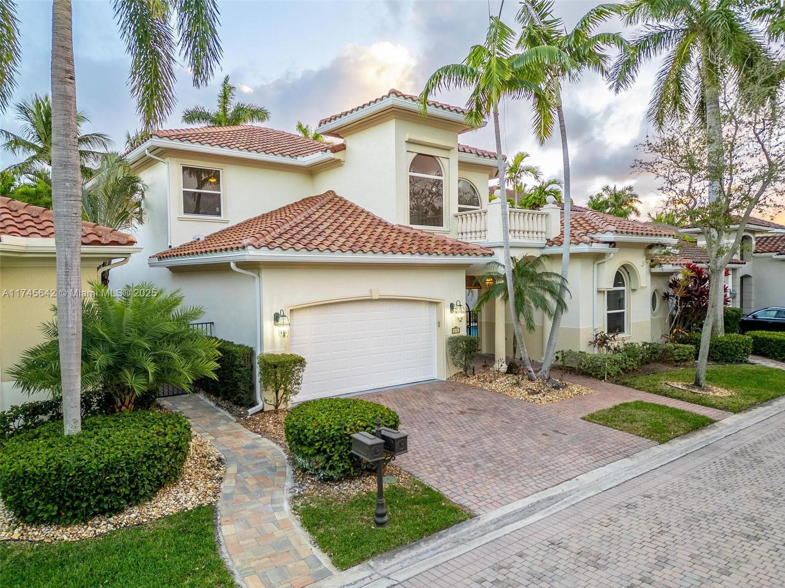 Property for Sale at 920 Captiva Dr, Hollywood, Broward County, Florida - Bedrooms: 4 
Bathrooms: 5  - $1,995,000