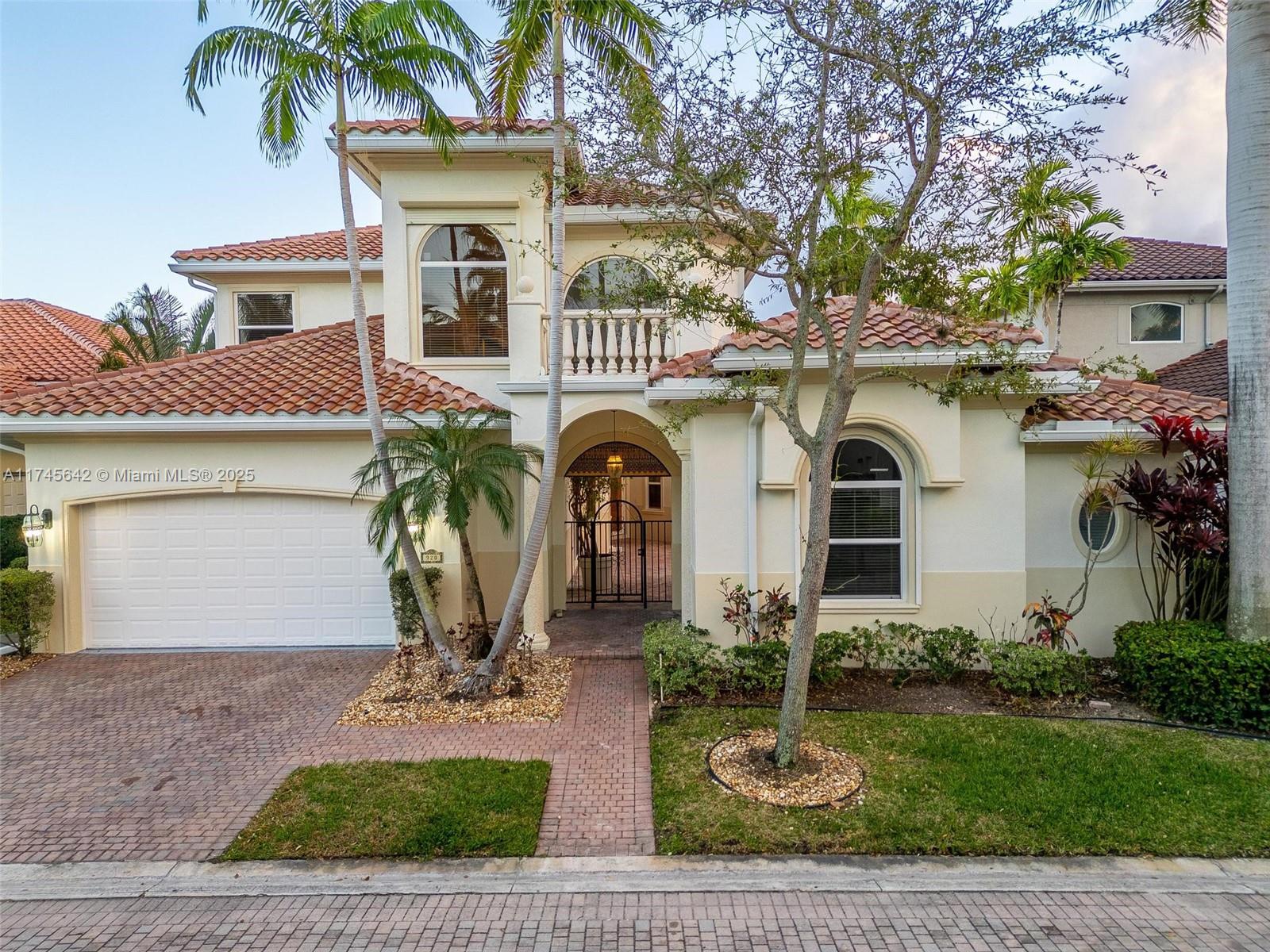 Property for Sale at 920 Captiva Dr, Hollywood, Broward County, Florida - Bedrooms: 4 
Bathrooms: 5  - $2,045,000
