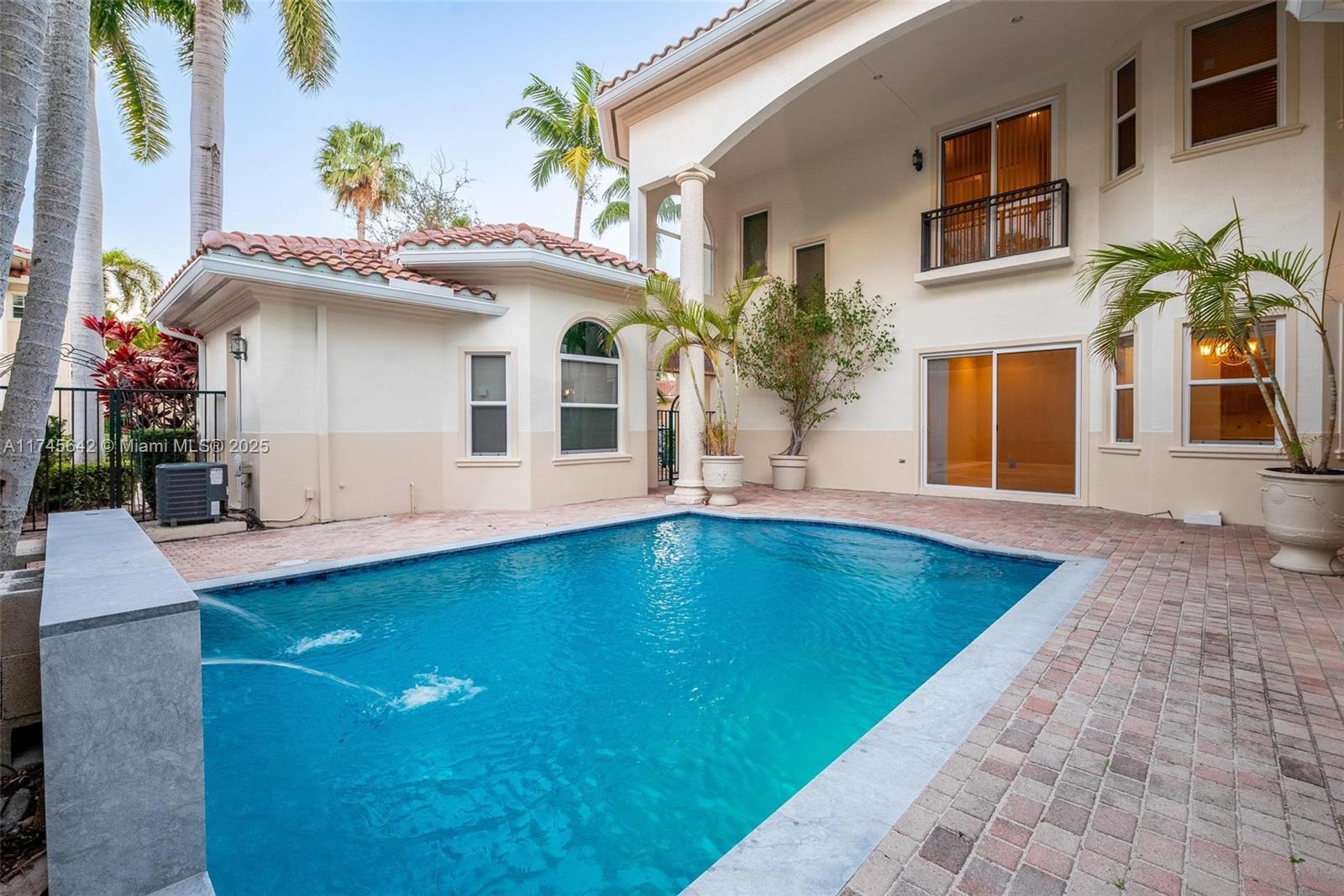 920 Captiva Dr