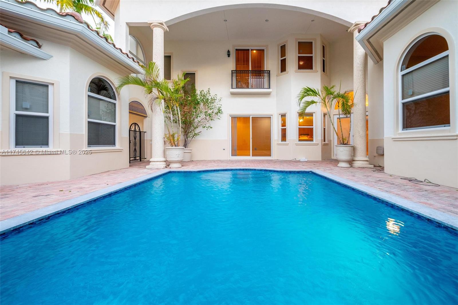 920 Captiva Dr